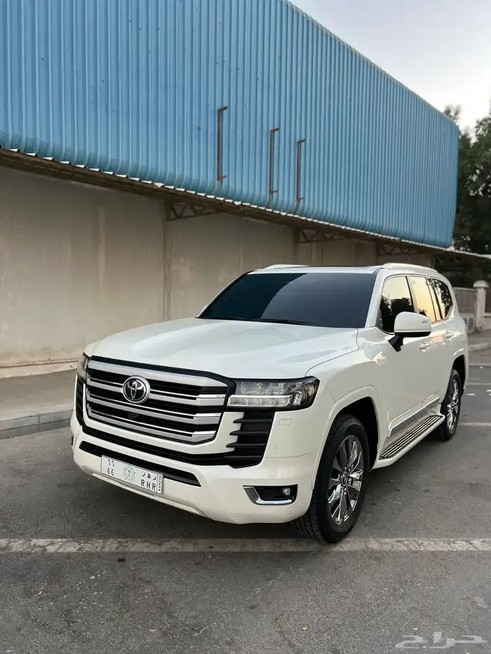تويوتا لاندكروزر2025L3 الممشى2 الف كيلو فقط 31