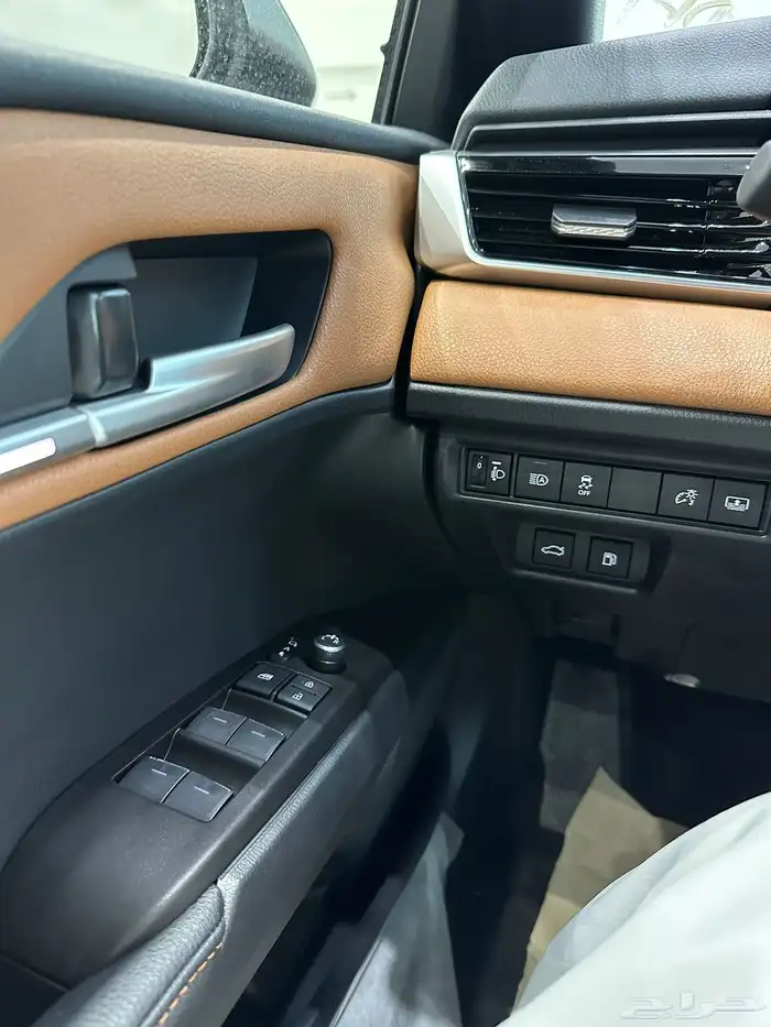 تويوتا كامري قراندي 2025 8