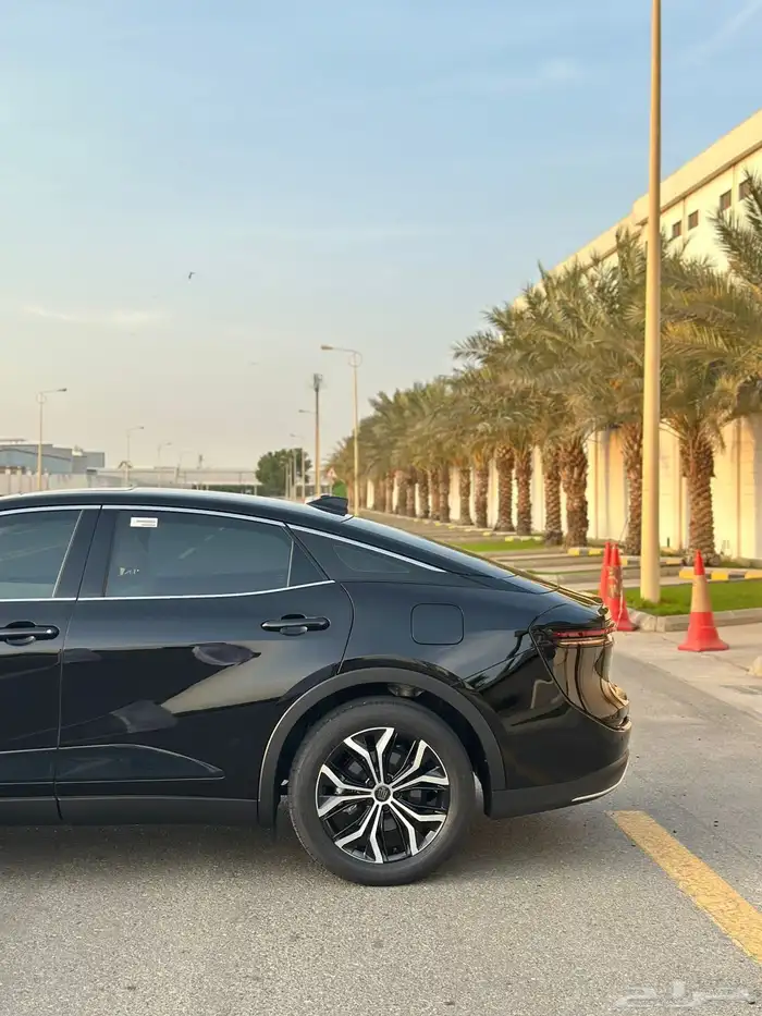 تويوتا كراون بريميوم 2025 شبه جديدة 6