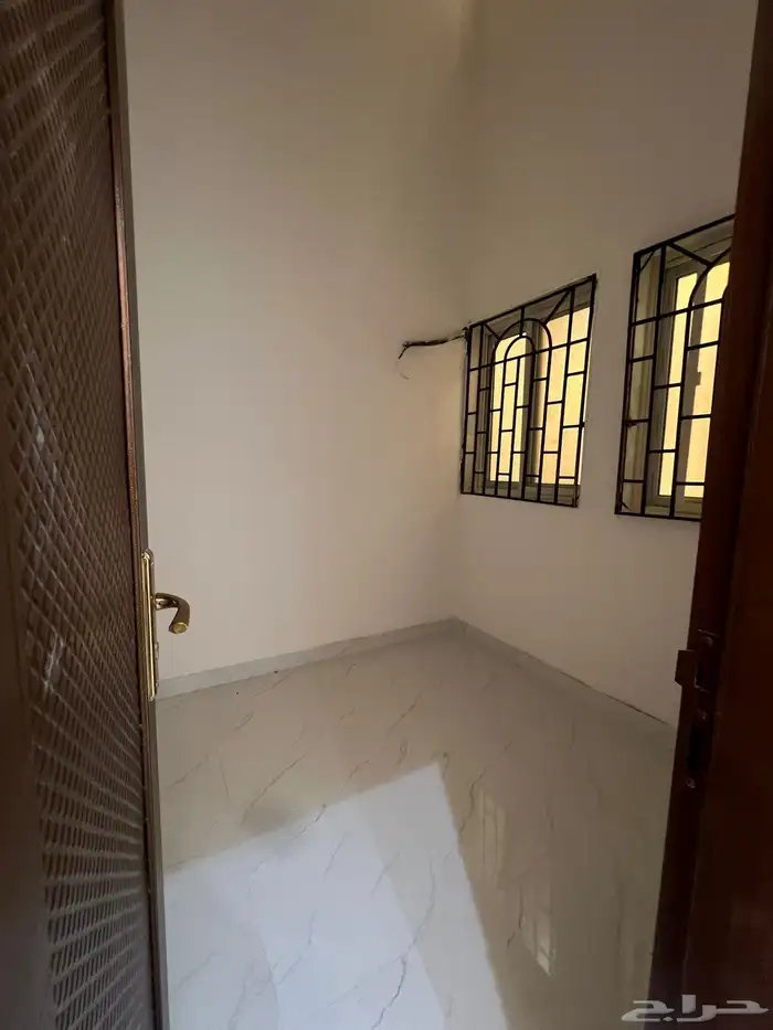 شقة ارضية خلفية حي الريان السعر 420 للبيع 9