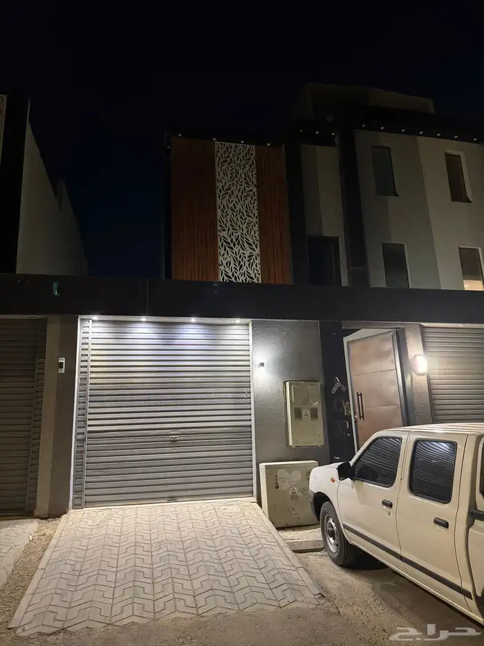 دور ارضي بمدخل سياره حي الرمال بالقرب من المطار 1