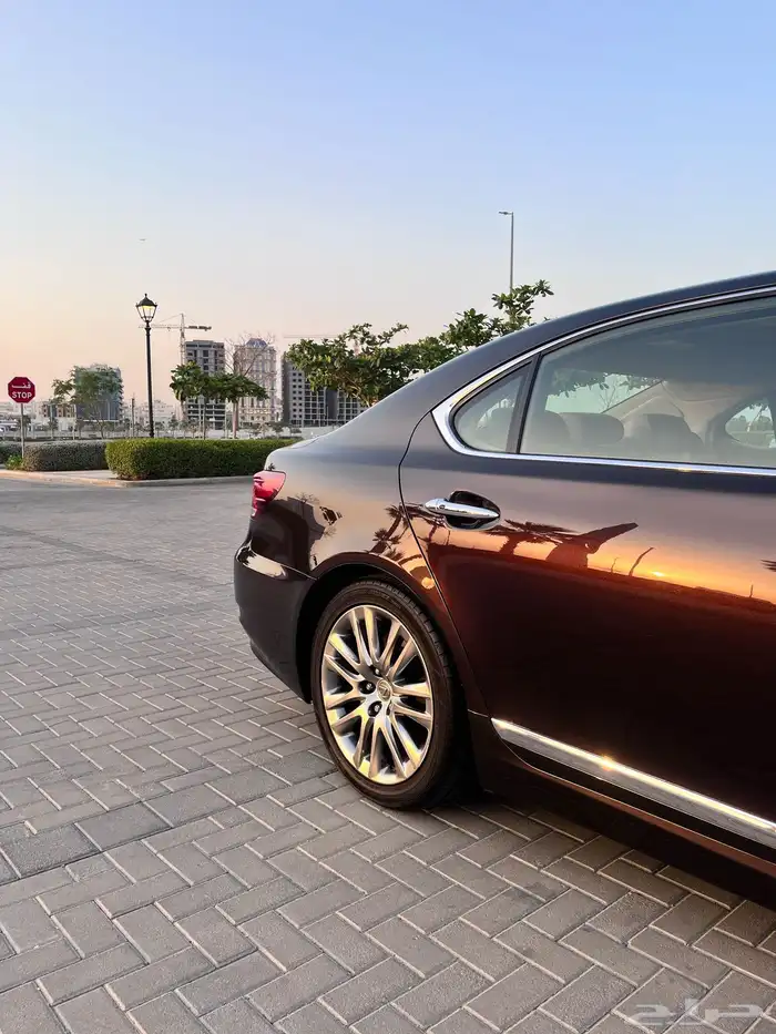 لكزس LS 460L مخزن 6