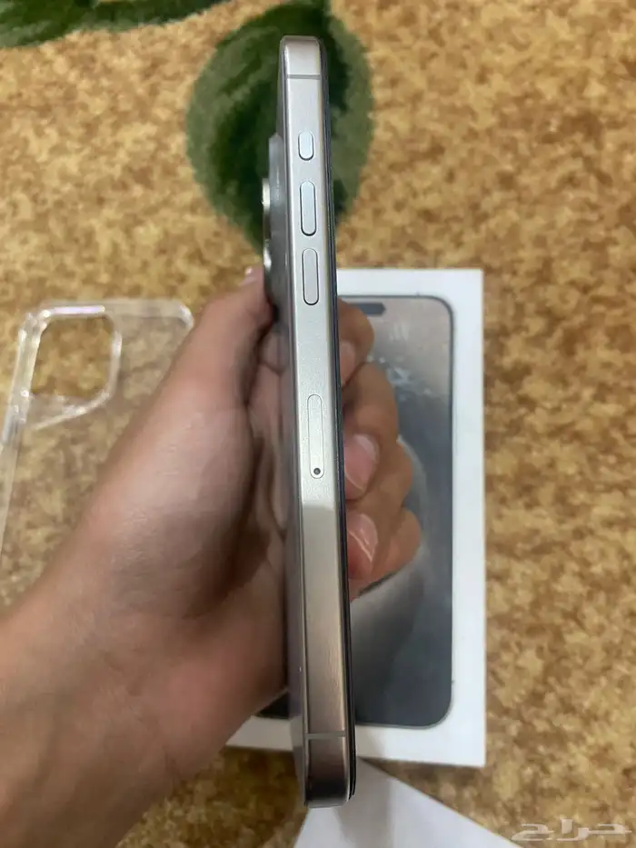 للبيع ايفون 15 برو ماكس 4