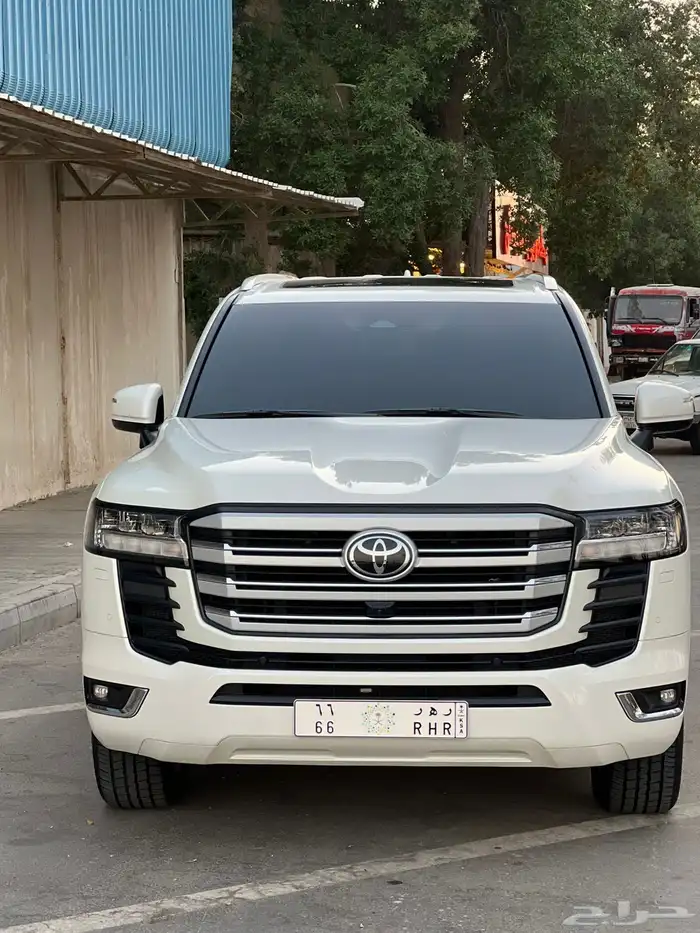 تويوتا لاندكروزر2025L3 الممشى2 الف كيلو فقط 4