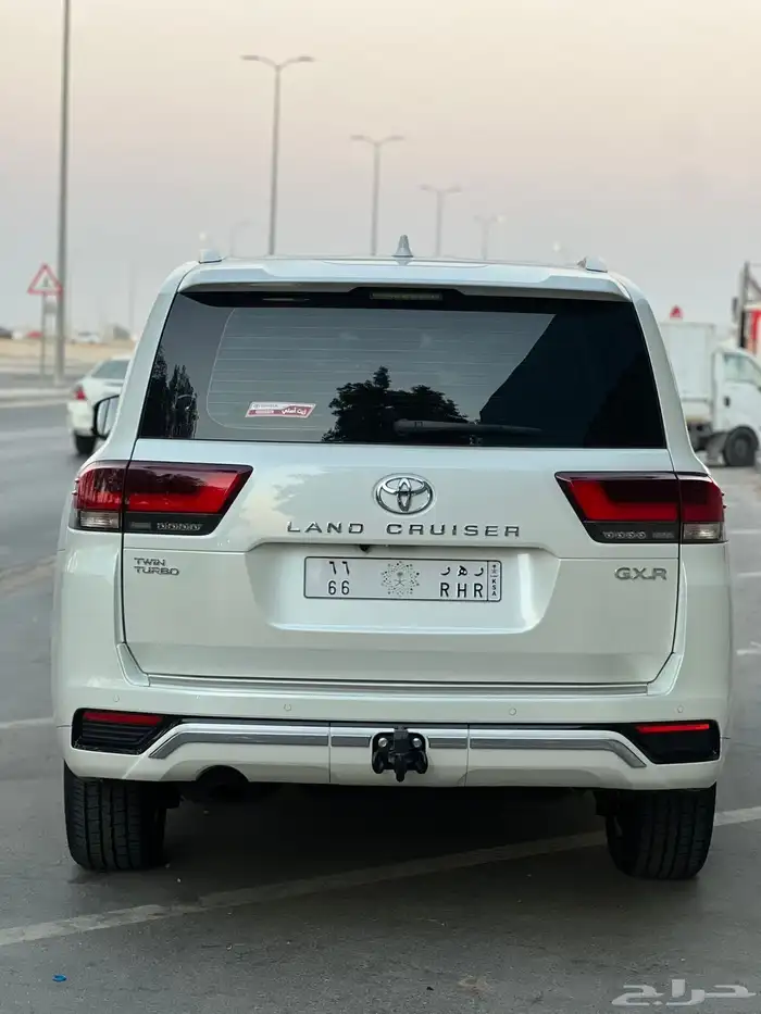 تويوتا لاندكروزر2025L3 الممشى2 الف كيلو فقط 25