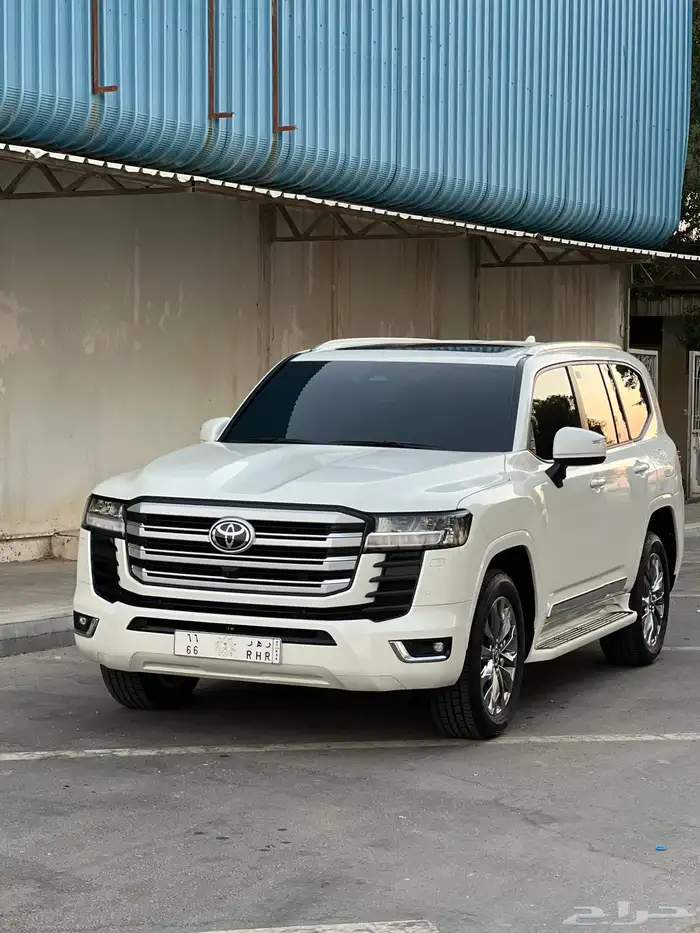 تويوتا لاندكروزر2025L3 الممشى2 الف كيلو فقط 6