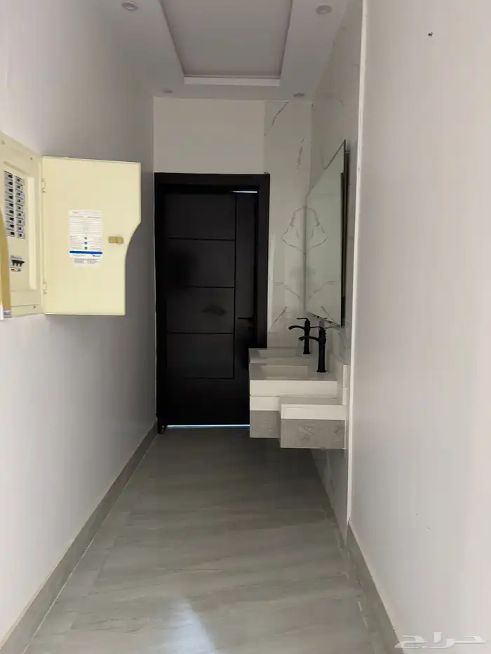 دور ارضي بمدخل سياره حي الرمال بالقرب من المطار 9