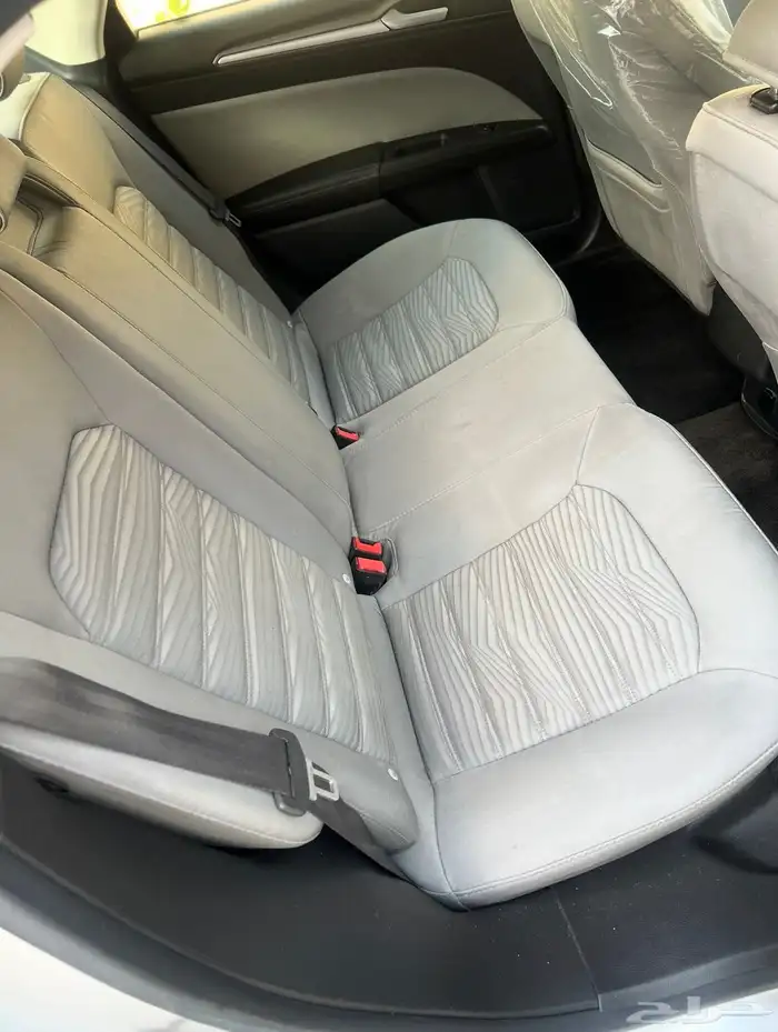 فورد فيوجن فضي 2016 18