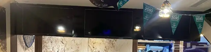 3 شاشات عرض 40 بوصة قولتيك Goltec مع قاعدة التثبيت 2