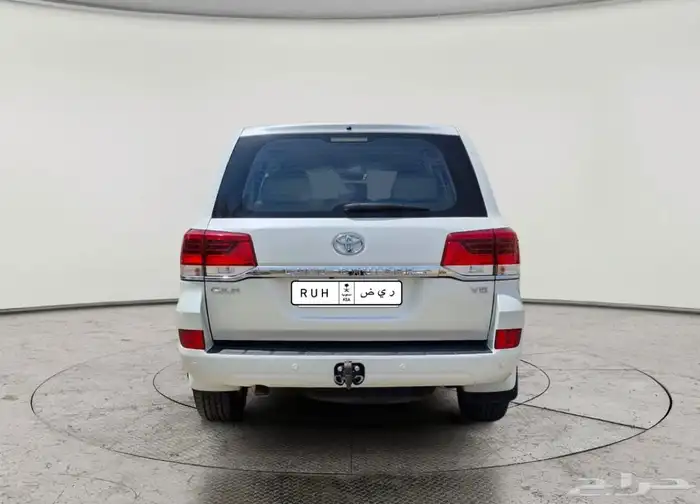 لاندكروزر GXR 2021 2