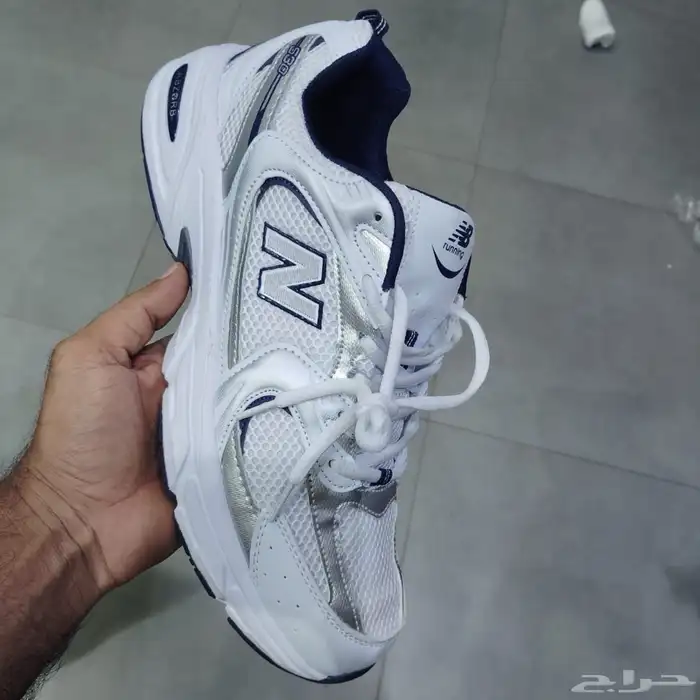 شوزات واحذيه رياضية وشنط ماستر صناعه إيطالي 49