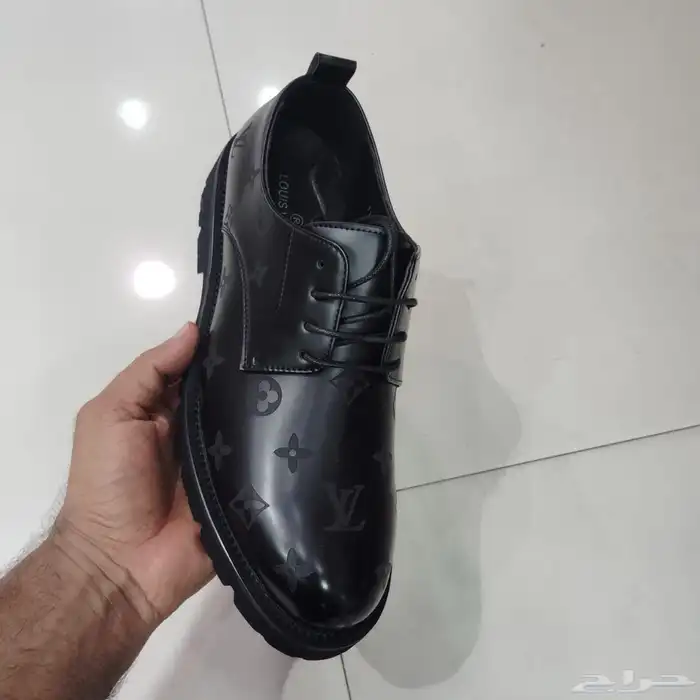 شوزات واحذيه رياضية وشنط ماستر صناعه إيطالي 21