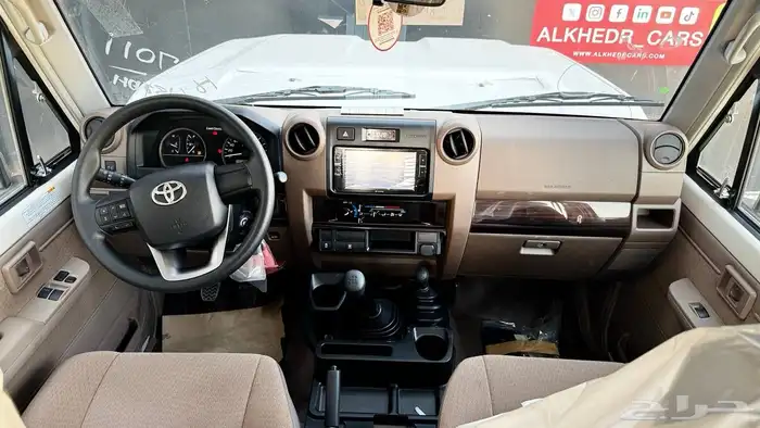 تويوتا ربع مصندق 2024 بنزين لدى شركة عبدالمجيد الخضر 7