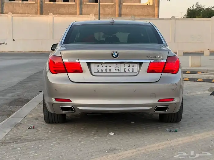 بي ام دبليو 730 1