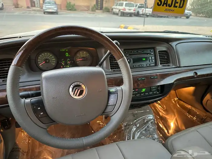 جراند ماركيز 2009 للبيع 36