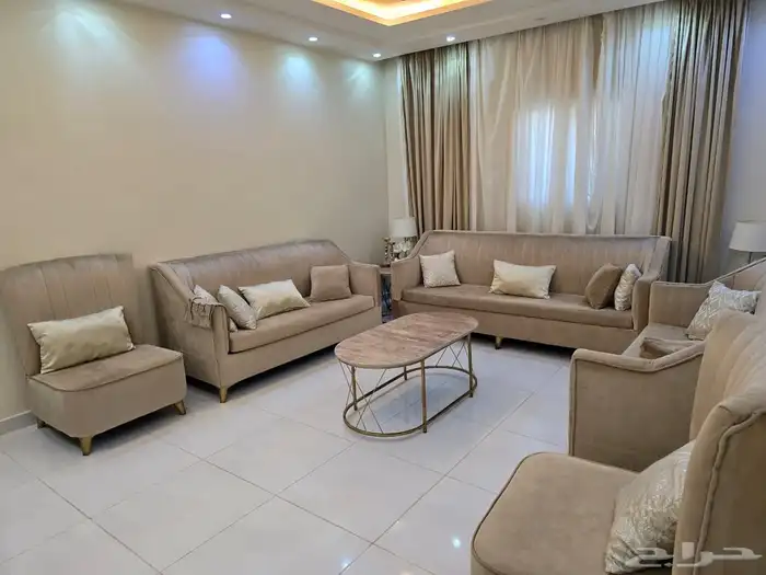 كنب مع الستارةللبيع 9اشخاص 5