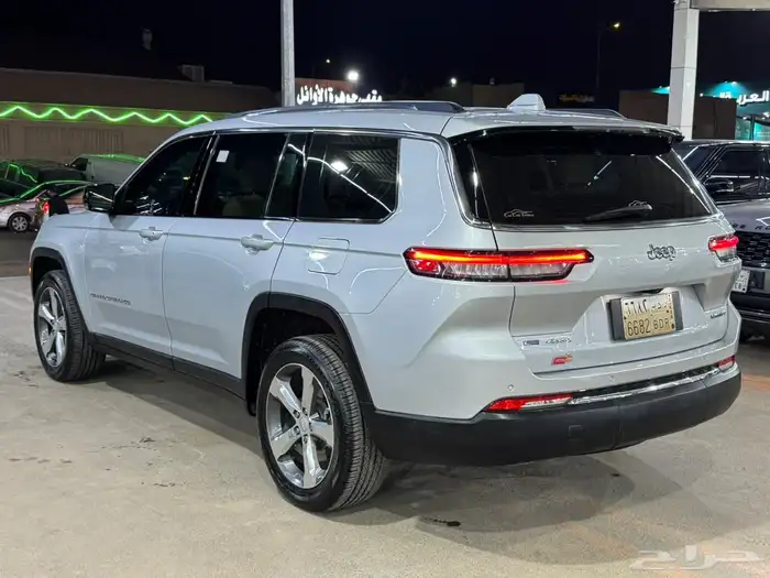 جراند شيروكي ليمتد 2022 ( سعودي بحالة الوكالة ) 8