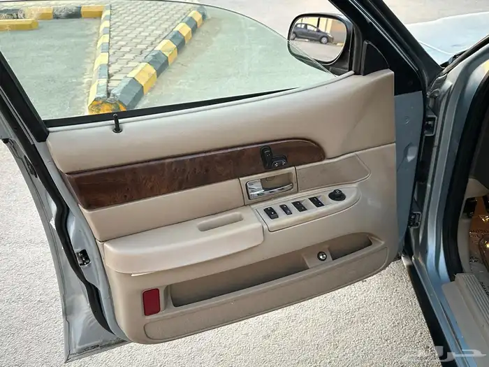 جراند ماركيز 2009 للبيع 24