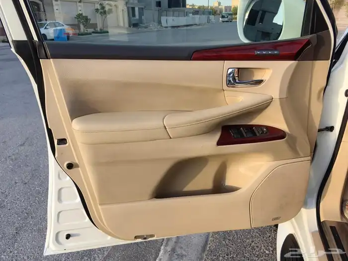 جيب لكزس 2013 570 13