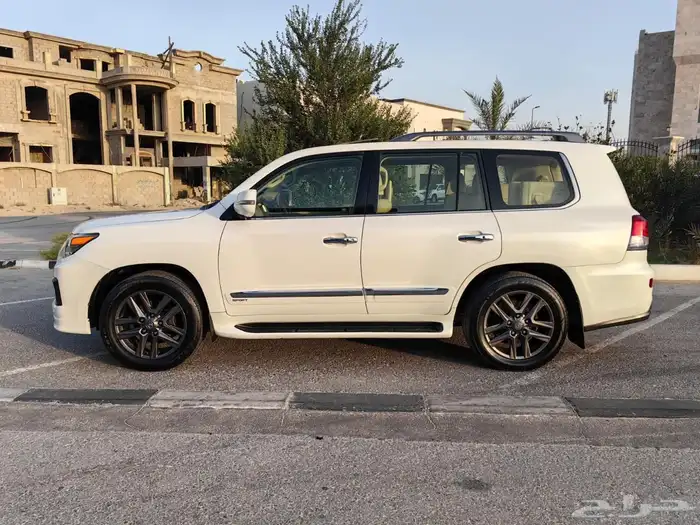 جيب لكزس 2013 570 1