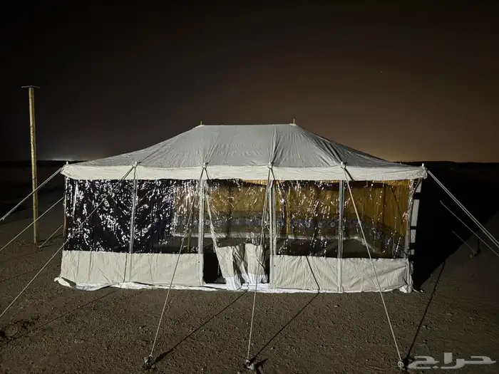 خيمة على شكل بيت شعر 0