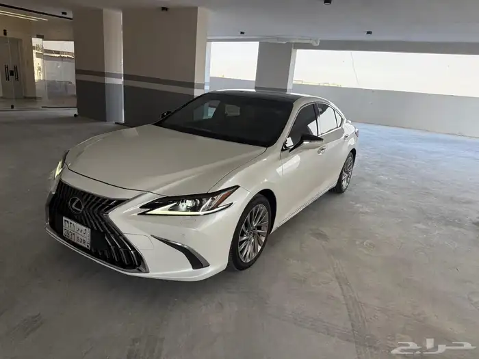 للبيع لكزس 2023 ES 350 4
