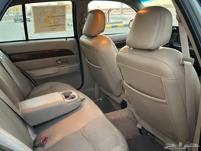 جراند ماركيز 2009 للبيع 38