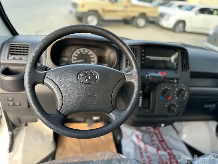 تويوتا باص 2025 لايت ايس 8