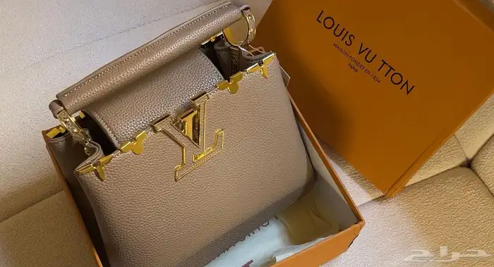 متجر لبيع الشنط الماركه النسائيه بأسعار جدا مناسبه 0