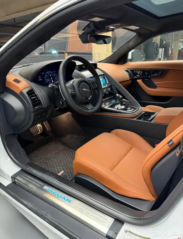 للبيع جاكور F-Type 75 موديل 2024 اصفار V8 وارد كندا 7