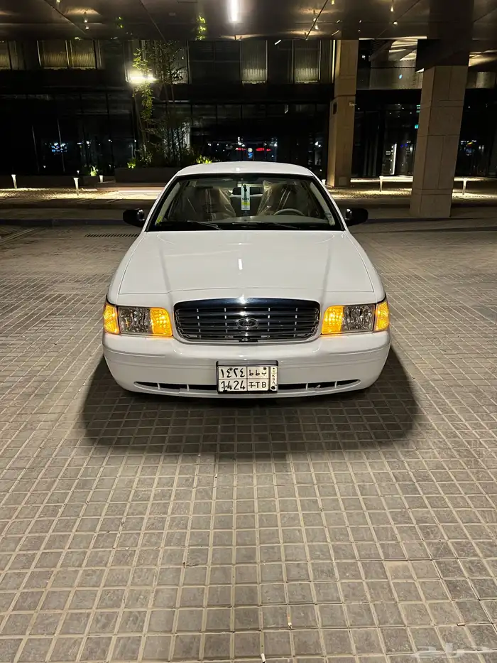 فورد فكتوريا مخزن 23