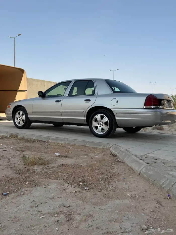 فورد كراون فكتوريا 2009 3