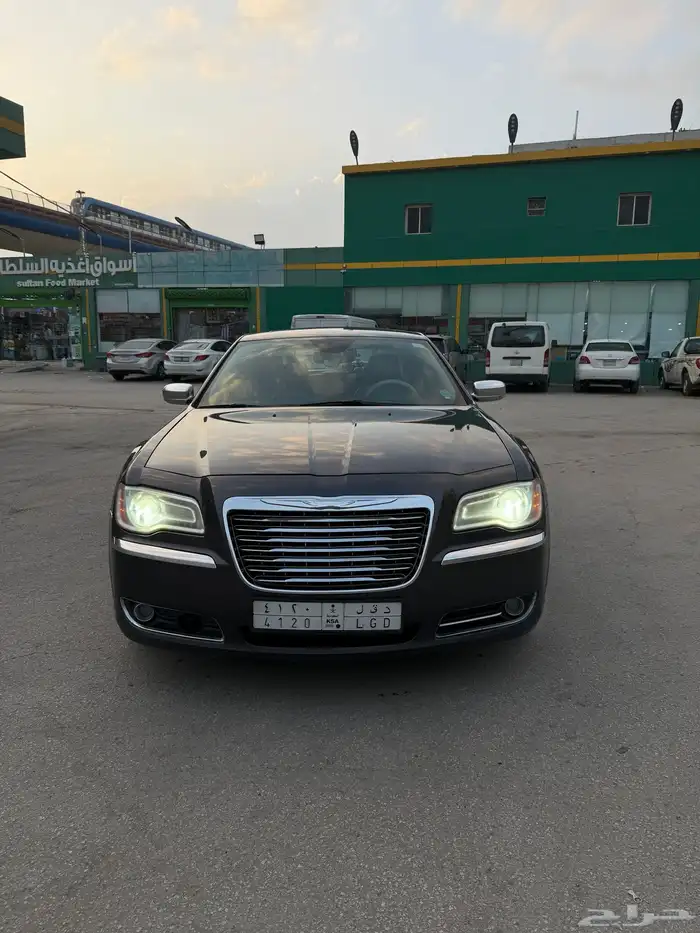 كرايزلر اكزكتيف 2014 هيمي 0