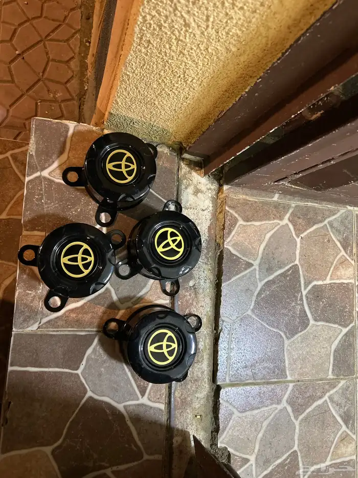 أكواب  جنوط لاندكروزر من موديل 98 إلى موديل 2007 4