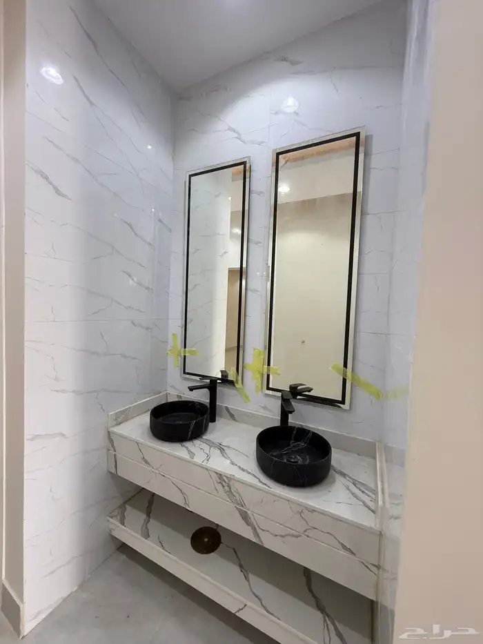 للبيع دور ارضي علي شارعين وشقق علويه بسطح خاص المحاله ابها 11