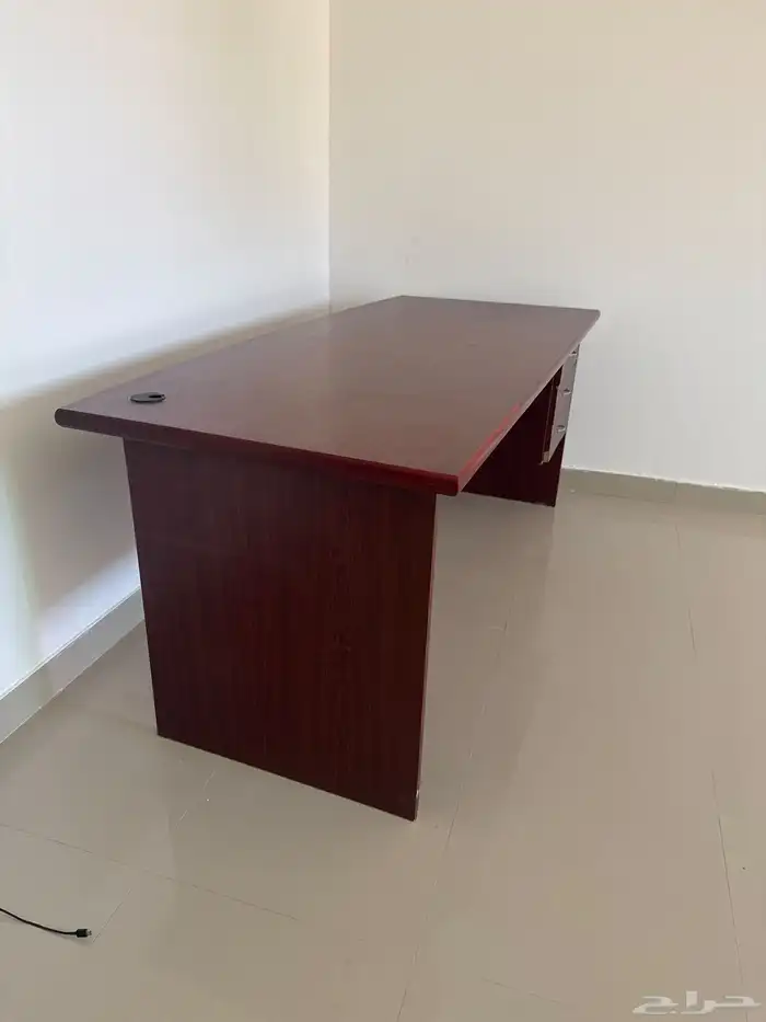 طاولة مكتب 0