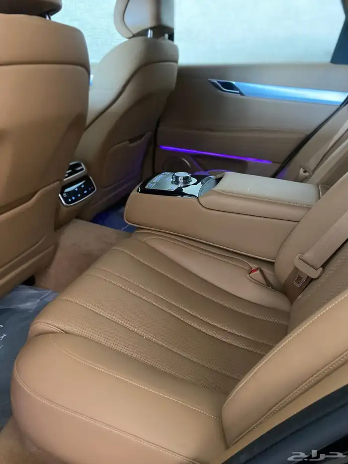 هيونداي جينسيس 6