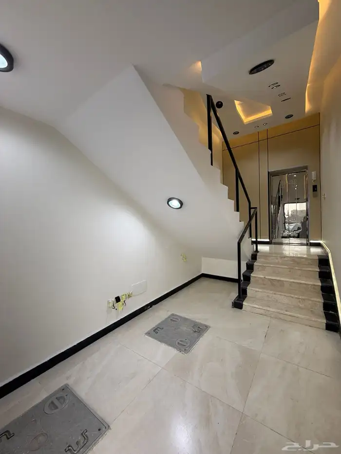 للبيع شقق علويه بمصعد جاهز وسطح خاص تشطيب ممتاز بدره الموسي 2