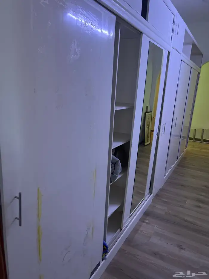 دولاب ملابس كبير 0