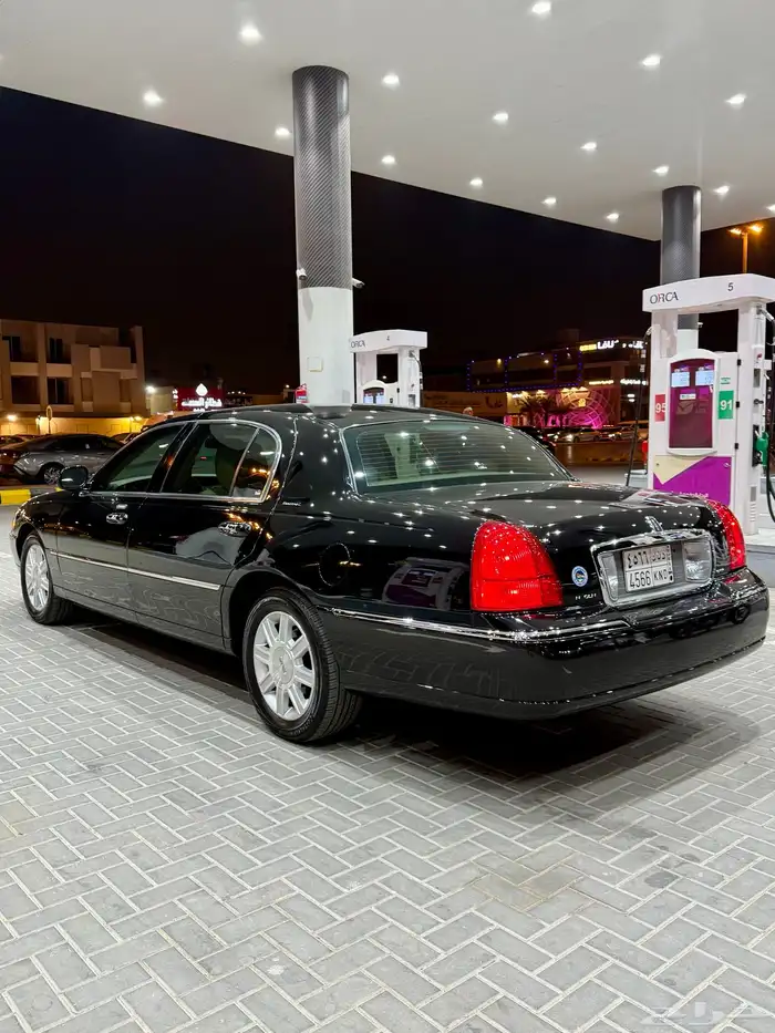 لينكون تاون كار لارج L ( مخزن 95الف ) سعودي 2011 بدي وكالة 88