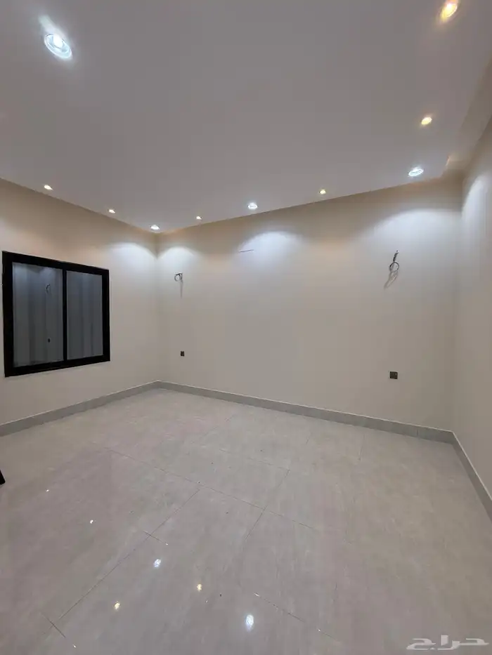 للبيع دور ارضي علي شارعين وشقق علويه بسطح خاص المحاله ابها 19