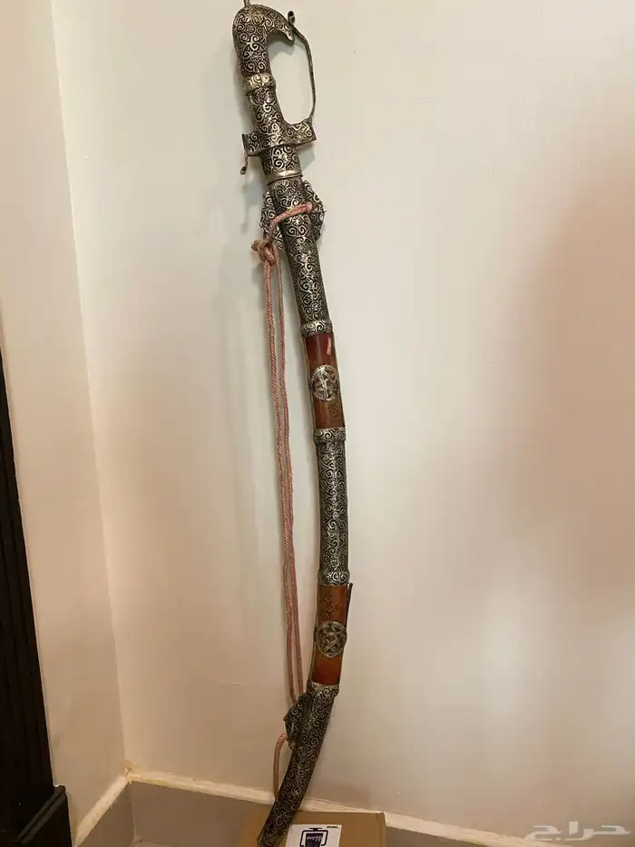 سيف قديم مغربي السله حاده ومنقوشه والجراب مزخرف نقش 2