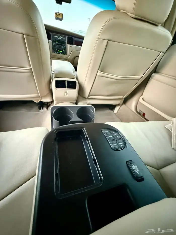 لينكون تاون كار لارج L ( مخزن 95الف ) سعودي 2011 بدي وكالة 46