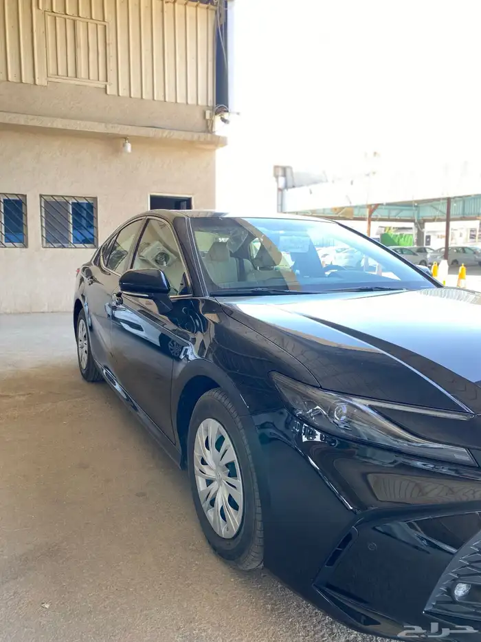 تويوتا كامرى E موديل 2025 ممشى 37 ألف كيلو متر 3