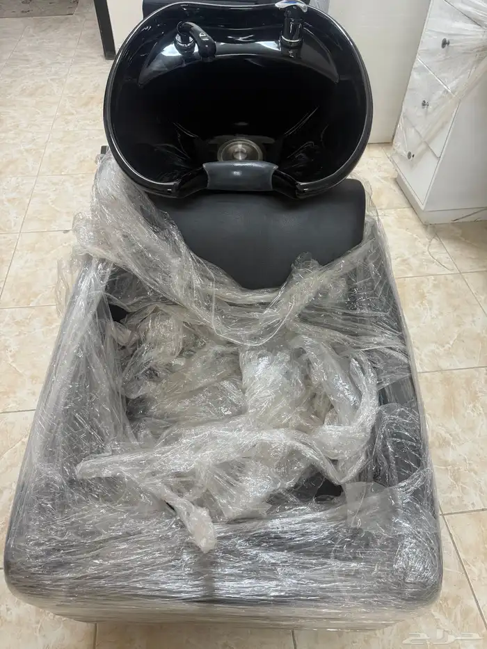 مستلزمات صالون حلاقة نسائى بحالة ممتازة للبيع 0