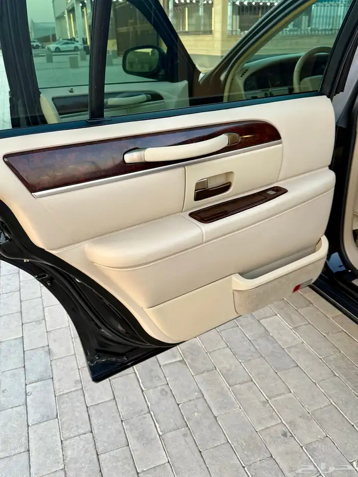 لينكون تاون كار لارج L ( مخزن 95الف ) سعودي 2011 بدي وكالة 23