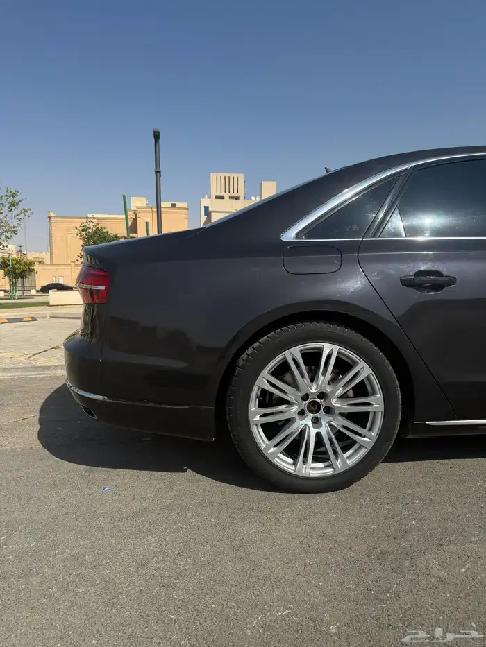 اودي A8 6