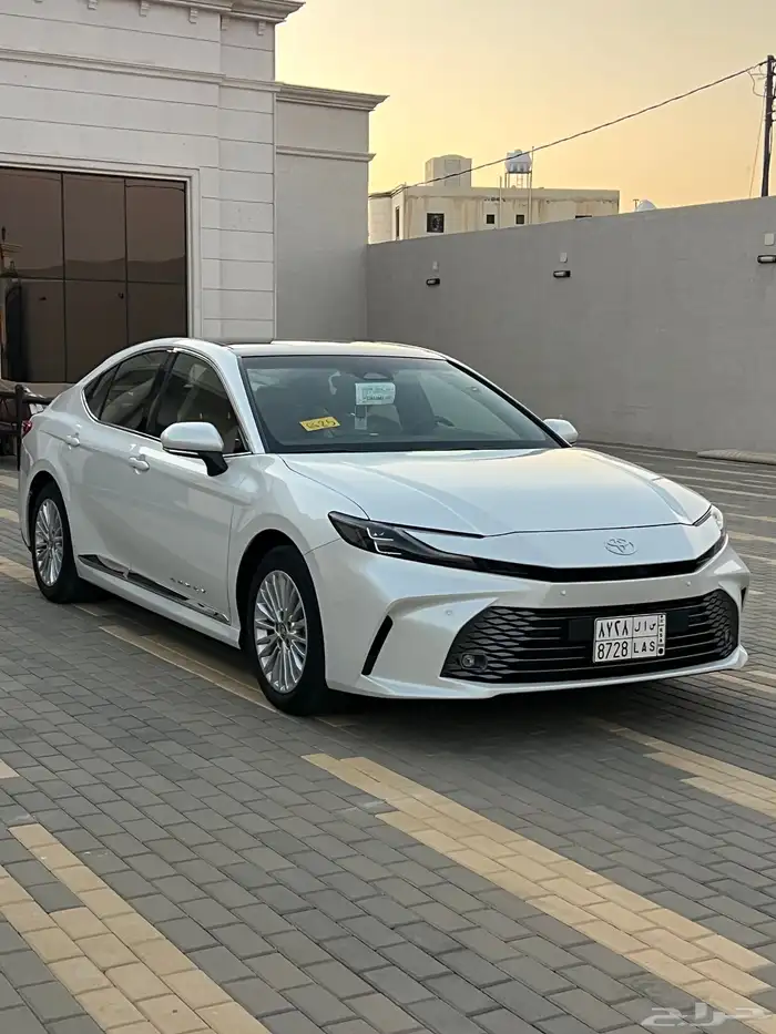 كامري 2025 قراندي بنزين اربع سلندر شبه جديده 7