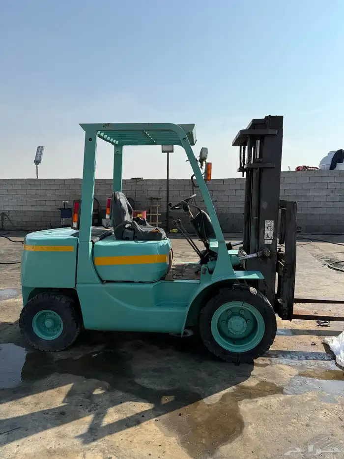 للبيع رافعه شوكيه 3 طن 4