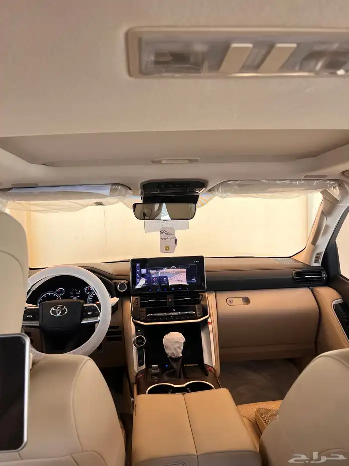 تويوتا لاندكروزر 2023 GXR L5 أعلى فئه 12